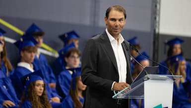Rafael Nadal tient un discours à son académie, le 11 juin 2025