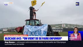 "On vient de se faire enfumer": le blocage des agriculteurs se poursuit sur l'A43
