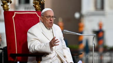 Le pape François prononce un discours à la basilique Santa Maria della Salute, le 28 avril 2024 à Venise