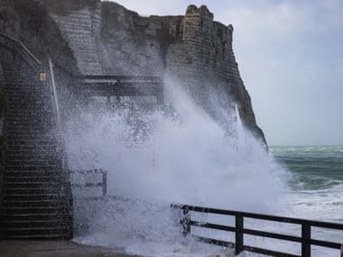 La tempête Eunice sur Étretat en février 2022 (photo d'illustration).
