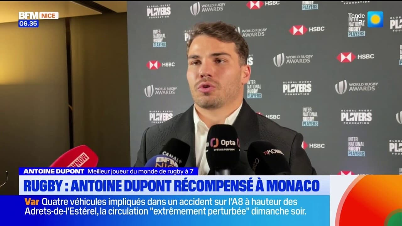 Antoine Dupont récompensé à Monaco lors des World Rugby Awards