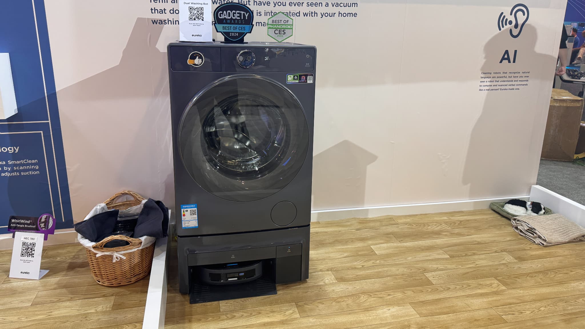 Le Dual Washing Bot d'Eureka, un lavage-linge séchant avec aspirateur-robot Le Dual Washing Bot d'Eureka, un lavage-linge séchant avec aspirateur-robot