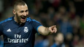 Karim Benzema célèbre un but lors d'un match du Real Madrid le 7 avril 2016 
