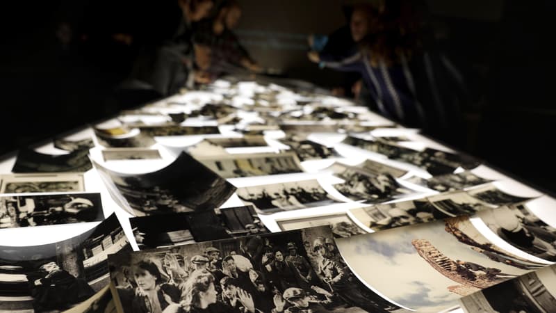 Une exposition rend hommage aux six millions de juifs assassinés par les Nazis, le 10 janvier 2018 au mémorial Yad Vashem de Jérusalem. 