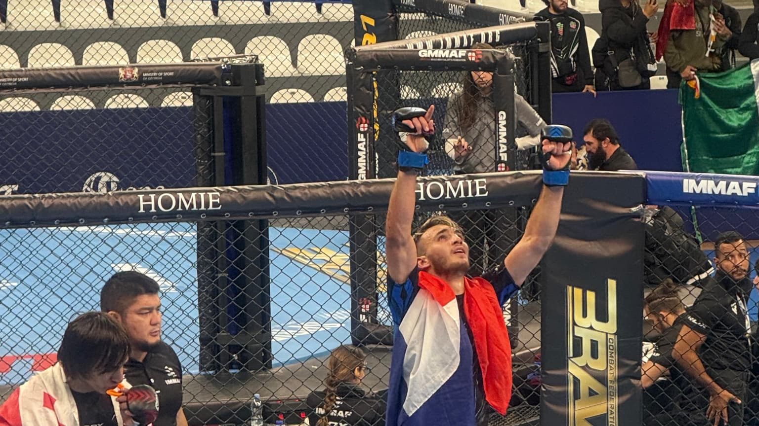 MMA: LE MANOSQUIN ADEL ERREDIR OBTIENT LA MÉDAILLE DE BRONZE AU CHAMPIONNAT DU MONDE AMATEUR