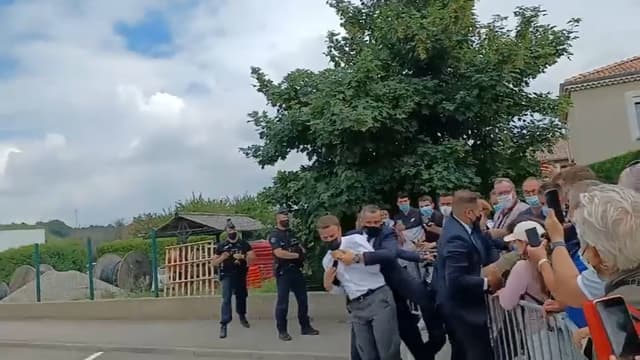 Macron giflé: deux hommes de 28 ans interpellés