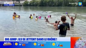 Lyon: un groupe de baigneurs a nagé dans le Rhône pour relever le défi "Big jump"