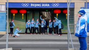 Des membres de l'équipe de Norvège arrivés à Pekin pour les JO 2022 le 1er février.