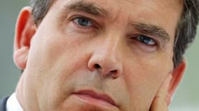 Le ministre du Redressement productif, Arnaud Montebourg, a critiqué le mandat de conseil confié par le ministère de l'Economie et des Finances à la banque Lazard pour l'aider à la mise en place de la future banque publique d'investissement, vendredi, à l