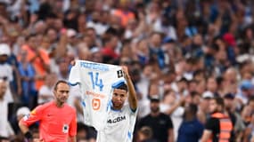 L'hommage d'Amin Harit à Faris Moumbagna après son but contre Reims, au Vélodrome, dimanche 25 août.