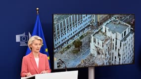 La présidente de la Commission européenne, Ursula Von der Leyen après une attaque russe à Kiev qui a touché le bâtiment de la mission de l'Union européenne, le 28 août 2025.