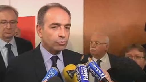 Jean-François Copé exige de François Hollande qu'il change complètement son gouvernement "y compris le Premier ministre".
