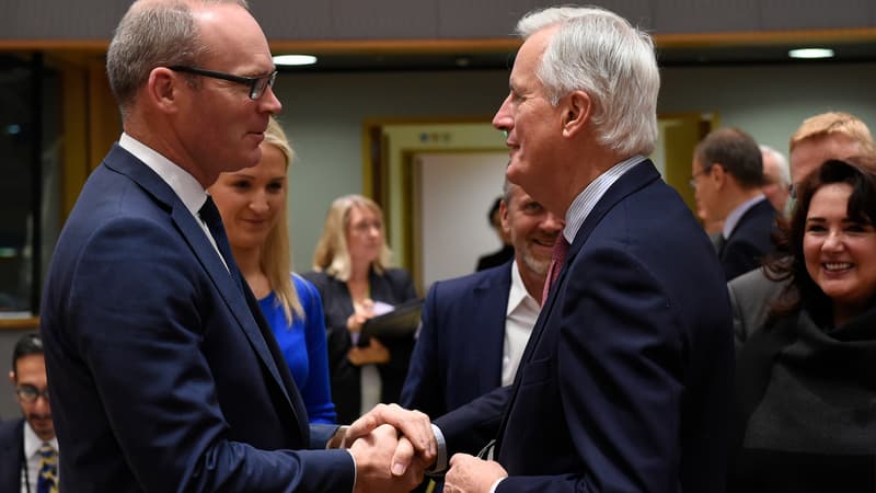 Michel Barnier, négociateur en chef de l'UE, avec le ministre irlandais des Affaires étrangères Simon Coveney
