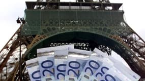 François Hollande prend les rênes d'une France en faible croissance dans une Europe déprimée, avec pour principaux défis le redressement des comptes publics et de l'emploi. La pression est forte sur le nouveau président, qui sait que ses marges de manoeuv