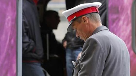 La SCNF tirait lundi un bilan satisfaisant du grand chambardement que représente la nouvelle organisation horaire mise en place avec Réseau Ferré de France (RFF), même si des usagers ont ponctuellement protesté dans quelques gares. /Photo d'archives/REUTE