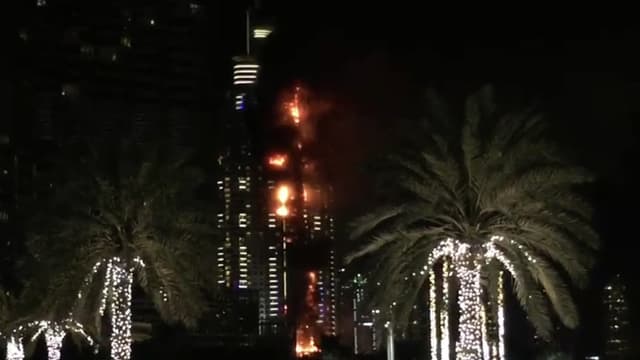Tour en flammes à Dubaï aux Emirats arabe unis le 31 décembre 2015.