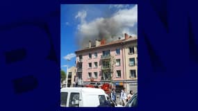 Un incendie s'est déclaré sous les toits dans un immeuble du centre-ville de Digne-les-Bains.