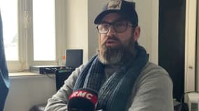 Le père d'un enfant de 4 ans scotché à une chaise témoigne