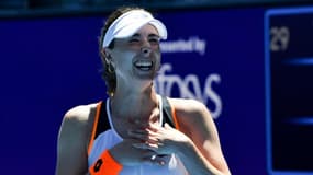 Les spectateurs chantent "Joyeux anniversaire" à la Française Alizé Cornet après sa victoire contre la Slovène Tamara Zidansek au 3e tour de l'Open d'Australie à Melbourne le 22 janvier