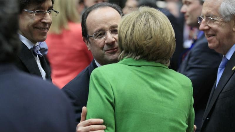 Le Premier ministre belge Elio Di Rupo, le président français François Hollande, la chancelière allemande Angela Merkel et le Premier ministre italien sortant Mario Monti (de gauche à droite), à Bruxelles. Paris et Berlin ont évité l'affrontement jeudi à