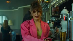 La chanteuse Faye Fantarrow dans le clip "The Weekend"