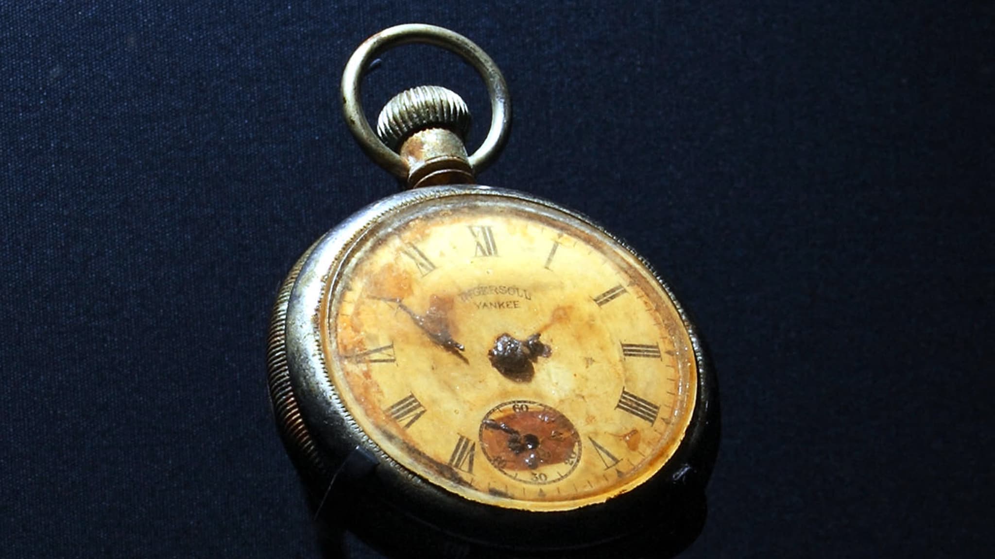 Une montre de poche ayant appartenu à un steward du Titanic vendue aux enchères à Londres, le 3 avril 2012 Une montre de poche ayant appartenu à un steward du Titanic vendue aux enchères à Londres, le 3 avril 2012