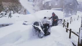 Tempête Bella: les images d'importantes chutes de neige dans le Cantal