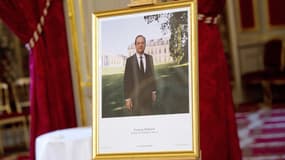 L'histoire du portrait-voyageur de François Hollande.