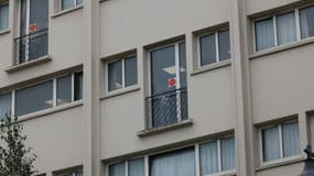 La façade du lycée Gambetta où un enseignant a été poignardé à mort lors d'un attentat islamiste, le 13 octobre 2023 à Arras, dans le Pas-de-Calais