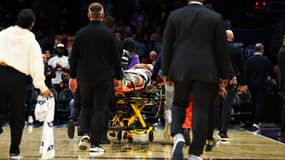 Jaylen Wells évacué sur civière après chute terrifiante au sol lors du match Charlotte-Memphis (100-124, NBA), le 8 avril 2025