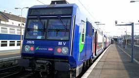 Le RER D à l'arrêt en gare de Corbeil-Essonnes (photo d'illustration)