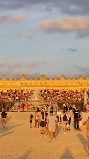 La billetterie du château génère à elle-seule 57 millions d'euros de recettes par an: comment Versailles essaye de diversifier son offre d'expériences (et ses revenus) pour moins dépendre de son site historique