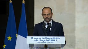 Edouard Philippe prononce l'éloge funèbre de Serge Dassault.