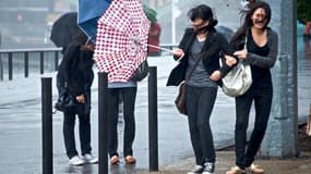 Des femmes en train de combattre le vent (Photo d'illustration).