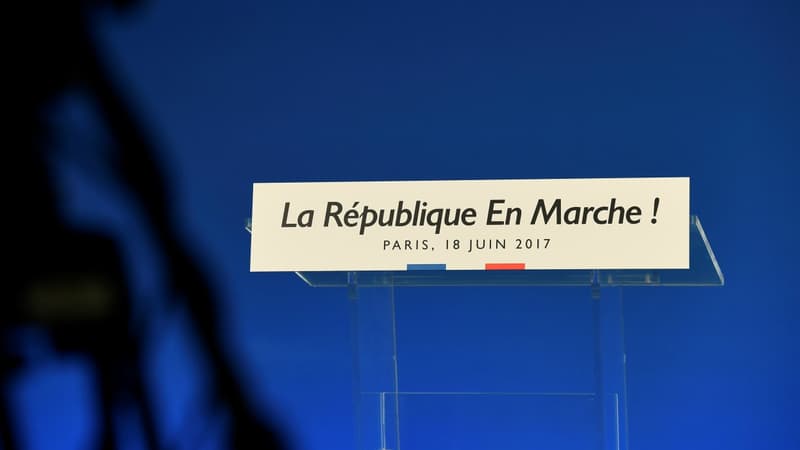 Un pupitre au QG de La République en marche le 18 juin 2017.