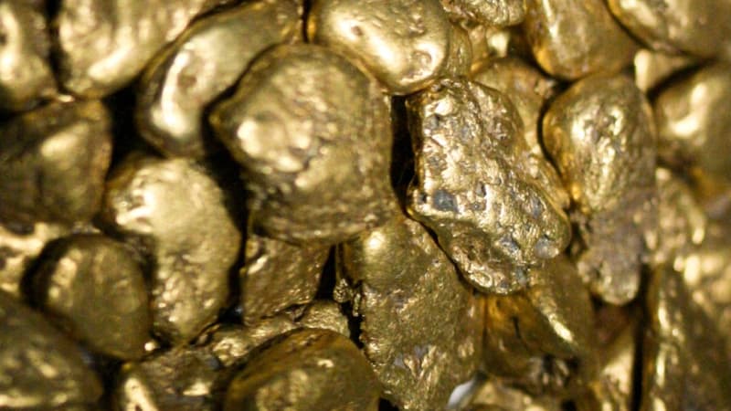 L'once d'or a atteint son plus bas d'un an en milieu de semaine