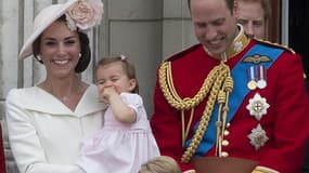 La famille royale d'Angleterre, au balcon pour la parade.