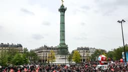 Les manifestants sur la place de la Bastille lors de la manifestations du 1er mai 2024, à Paris.