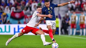 Cash au duel avec Mbappé lors de France-Pologne.