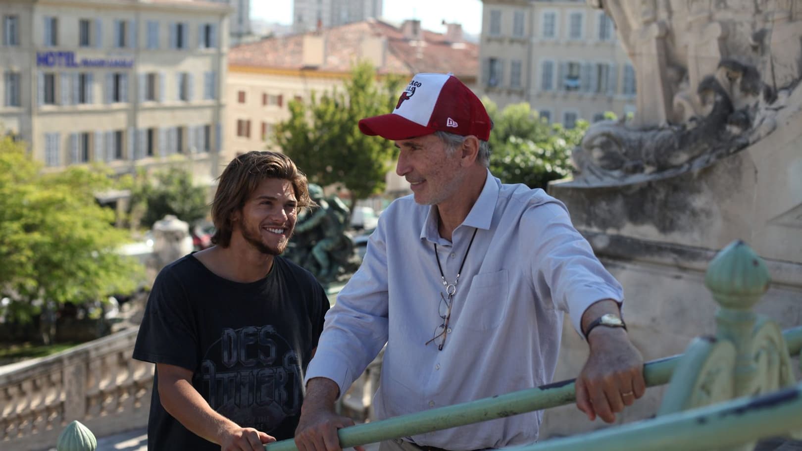 Rayane Bensetti et Thierry Lhermitte dans La Finale. Rayane Bensetti et Thierry Lhermitte dans La Finale.