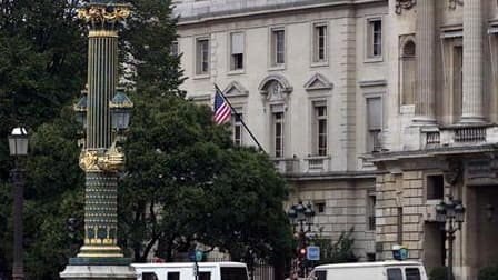 Vue de l'ambassade des Etats-Unis, à Paris, place de la Concorde. Cinq grands titres de la presse mondiale ont commencé à divulguer dimanche une partie des 250.000 documents du département d'Etat que leur a communiqués le site WikiLeaks et qui jettent une