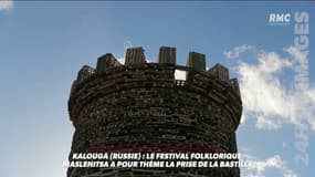 En Russie, des festivaliers ont rejoué la prise de la Bastille
