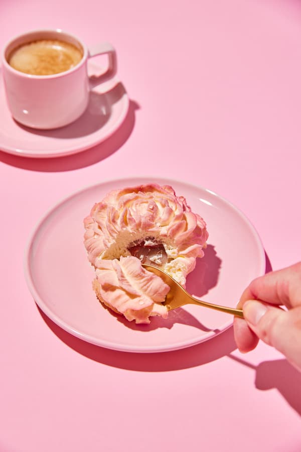 Les pâtisseries signées Nina Métayer au Café de la Rose par Lancôme 