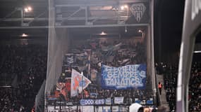 Les supporters de l'OM au stade Raymond-Kopa lors de Angers-Marseille le 9 février 2025
