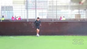 Les 50 gestes techniques étonnants d’un joueur à l’essai à Chelsea