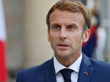 Le président Emmanuel Macron sur le perron de l'Elysée, le 16 septembre 2021 à Paris