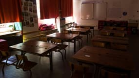 Une classe vide dans une école de Mulhouse, en Alsace, le 18 mai 2020