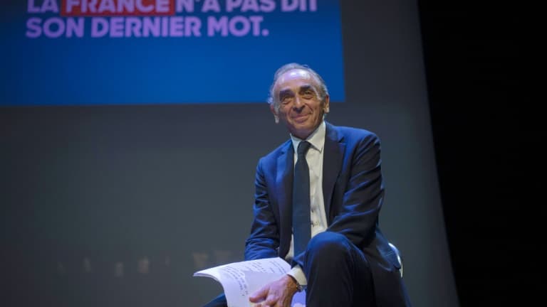 Eric Zemmour lors de la promotion de son livre "La France n’a pas dit son dernier mot", le 16 octobre 2021 à Béziers