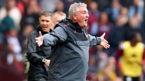 Steve Bruce lors d'un match de Newcastle