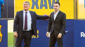 Joan Laporta et Xavi, à Barcelone le 8 novembre 2021
